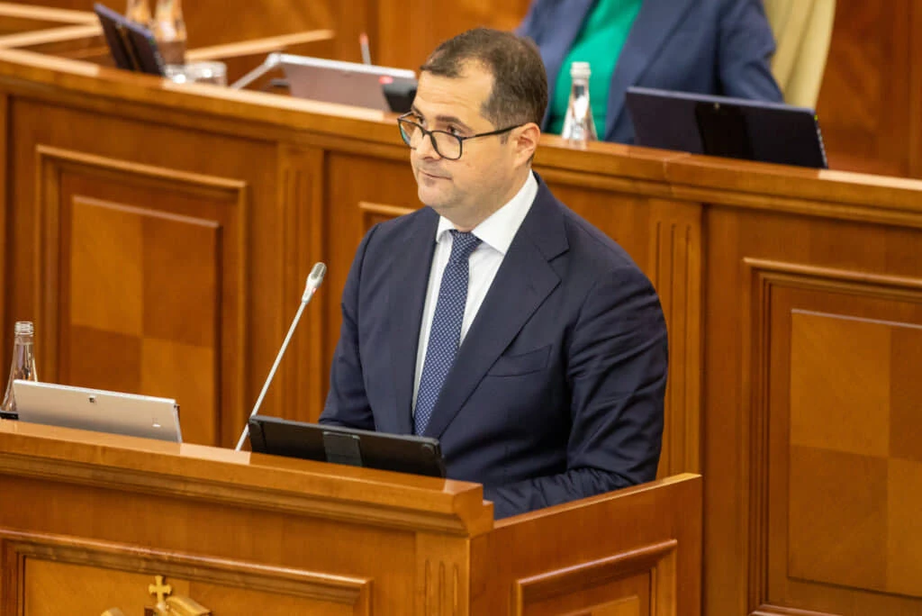 У Молдові парламент затвердив кабмін Тофана: 53 голоси PAS і п’ять пріоритетів