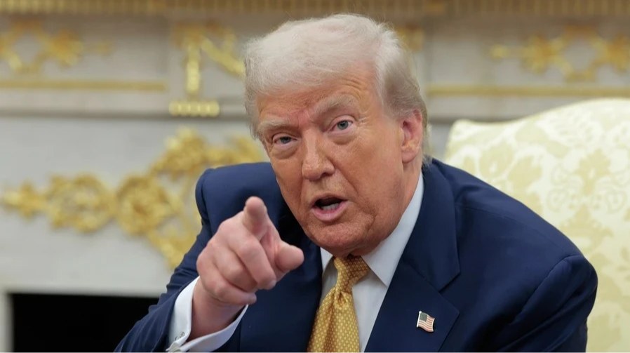 Хронологія заяви Трампа 18 липня: звинувачення Канади, мита і дзвінок Карні
