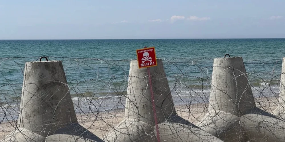 Узбережжя Чорного моря біля села Коблеве після вибуху вибухонебезпечного предмета (фото: Суспільне Миколаїв / Олександр