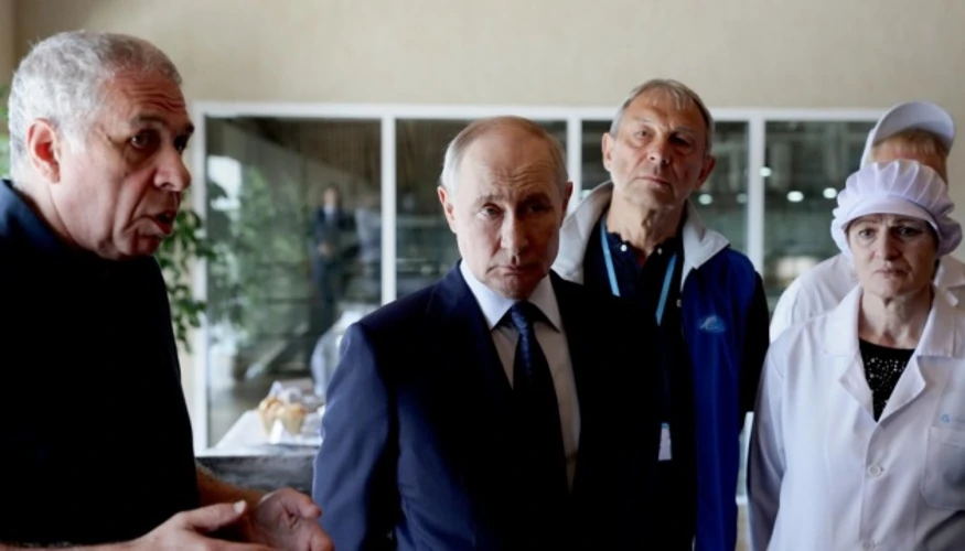 Путін на рибному заводі на Курильському острові Ітуруп