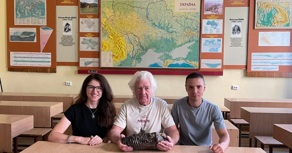Скам'янілий корінний зуб мамонта, знайдений у річці Стрий, переданий до ЛНУ імені Івана Франка