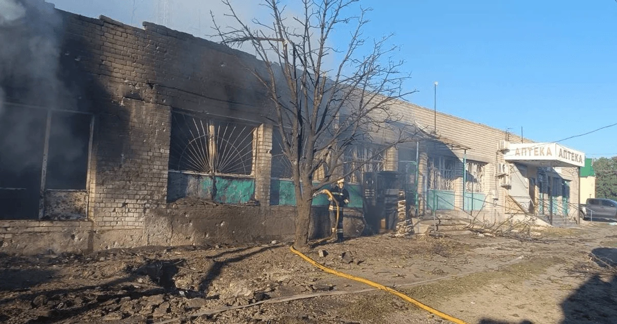 Наслідки атаки на будівлю в селі Токарівка Миколаївської області, 21 серпня 2026 року