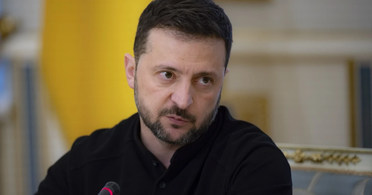 Зеленський заявив CBS News про дві спроби атаки дронів на літак: чому це стосується України